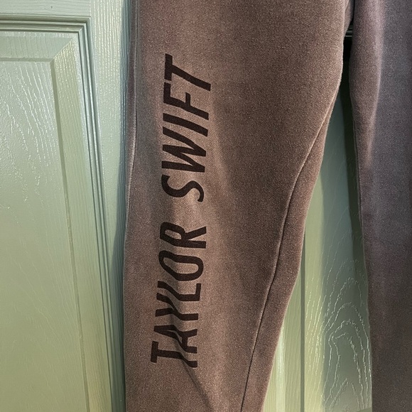 Taylor Swift Urban Outfitters Sweatpants - Picture 2 of 3